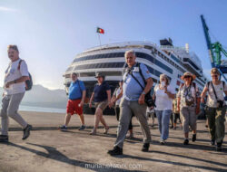 OJK Buka Suara Soal Wacana Asuransi Wajib untuk Turis Asing