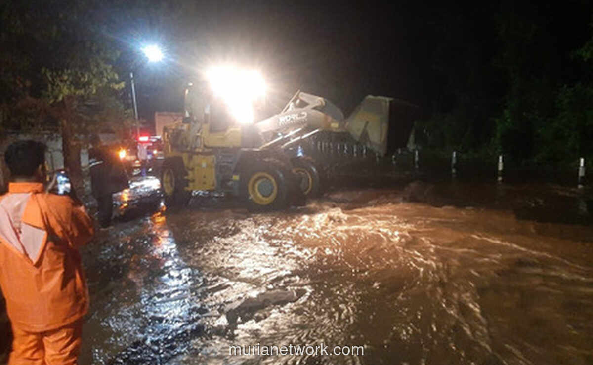 Pantura Lumpuh, Ratusan Rumah Terendam Akibat Hujan Deras di Situbondo