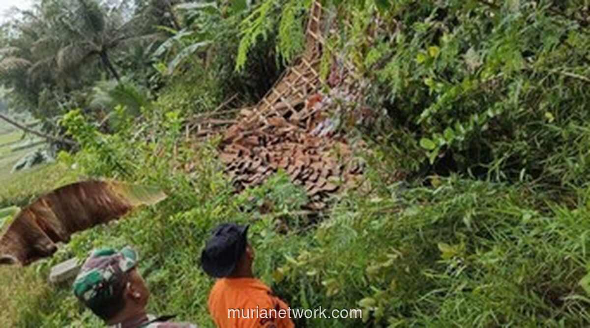 Tanah Bergerak di Sukamakmur, 15 Rumah Rusak Diterjang Longsor