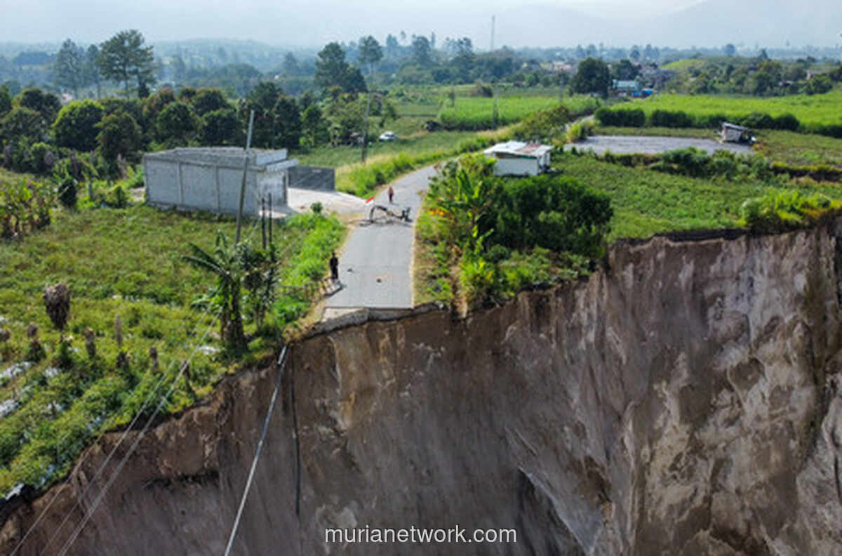 Jalan Lintas Aceh Tengah–Bener Meriah Amblas, Tanah Bergerak Sejak 2002