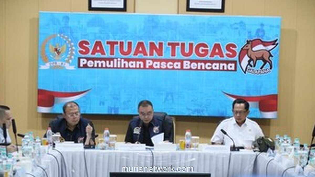 Tito Karnavian Keroyok Lumpur dan APBD untuk Pacu Pemulihan Bencana Sumatra