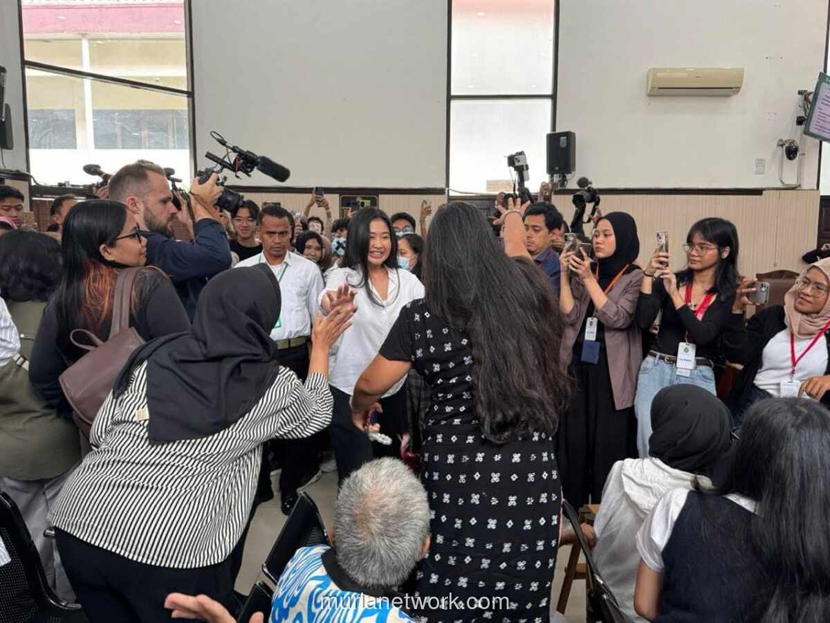 Air Mata dan Kebebasan: Laras Divonis 6 Bulan, Langsung Pulang ke Rumah