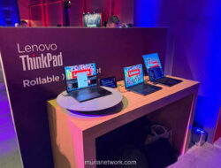 Lenovo Pamer Dua Laptop Melar di CES, Layar Bisa Tumbuh Sesuai Kebutuhan