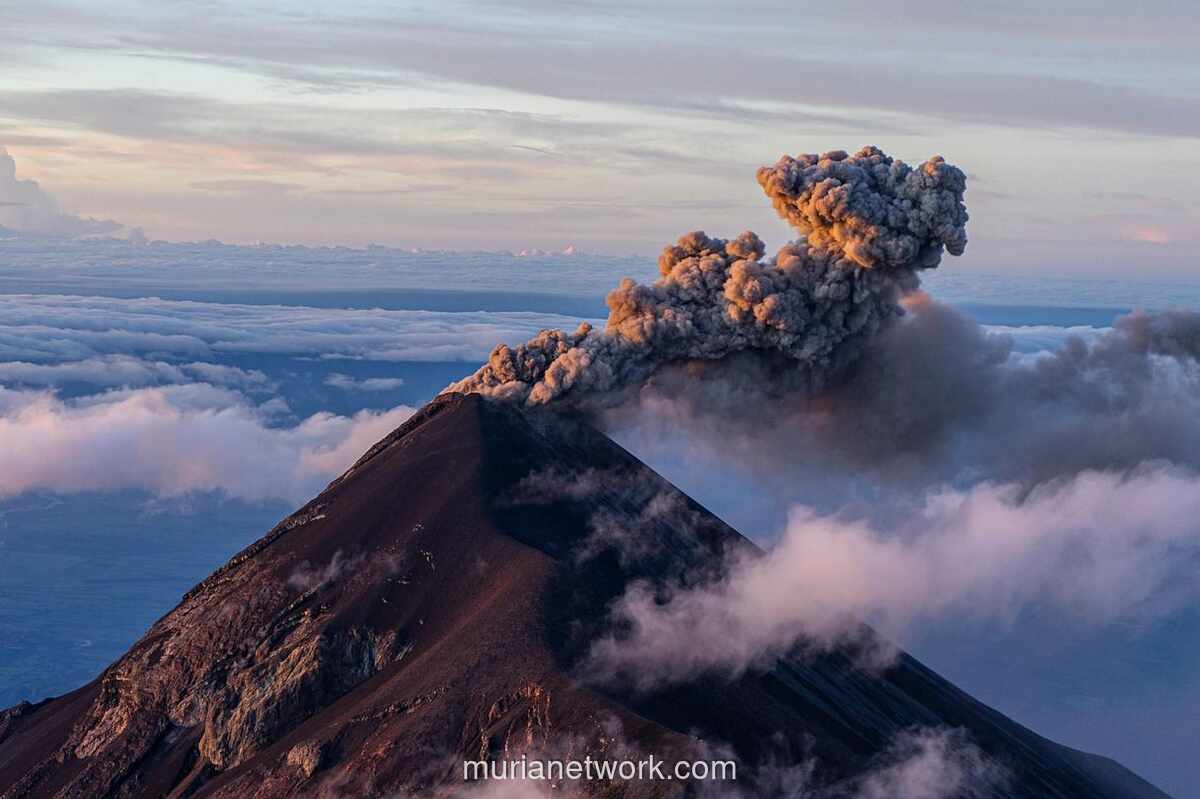 Gunung dalam Mimpi: Simbol Hambatan atau Panggilan Jiwa?