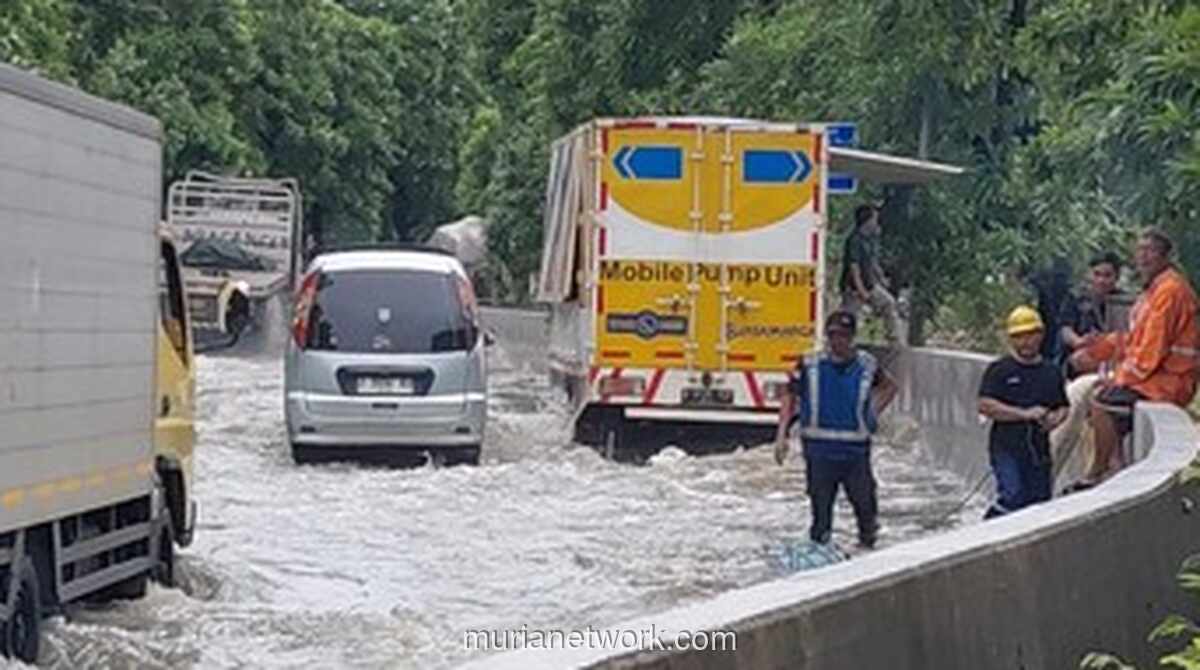 Sembilan Pompa Dikerahkan Atasi Banjir di Tol Sedyatmo Usai Hujan Deras