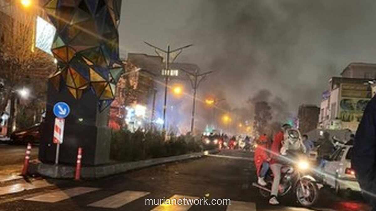 Iran Bergolak: Protes Ekonomi Meluas, Khamenei Beda Sikap dengan Presiden