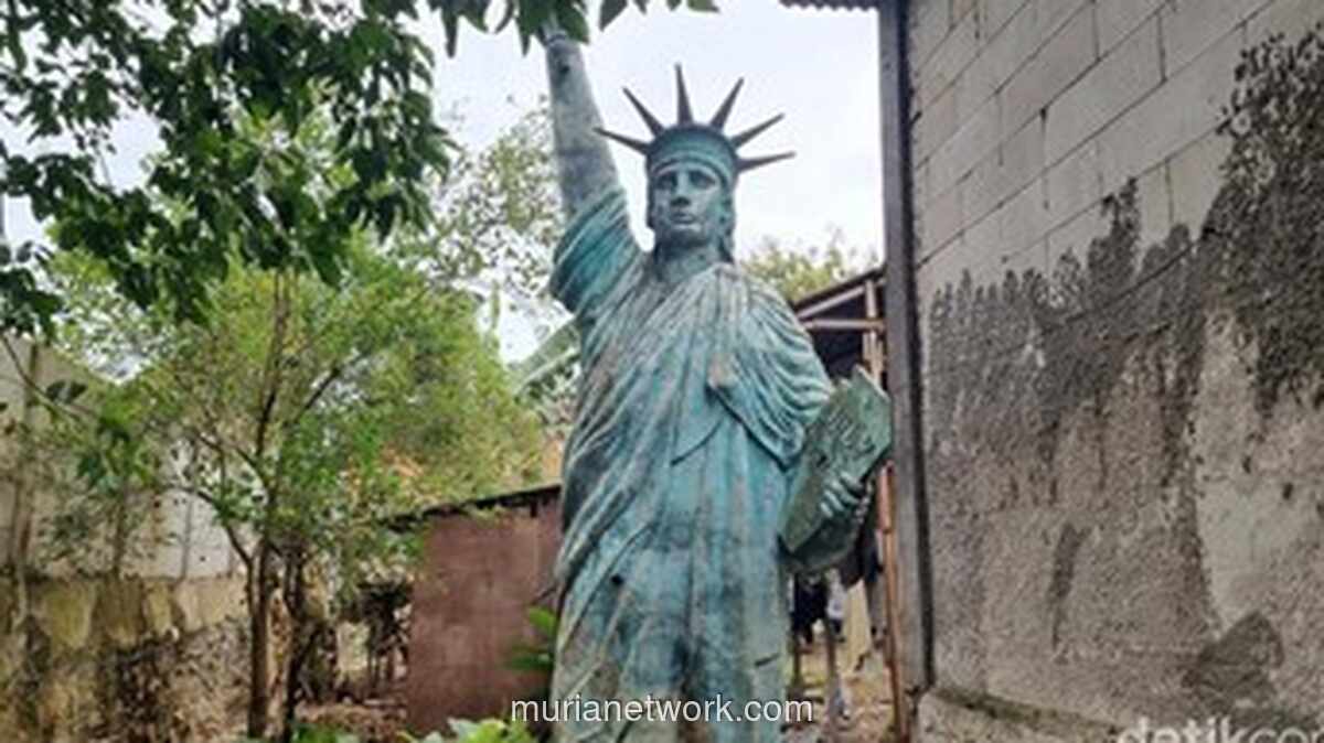 Patung Liberty Tersembunyi di Pondok Cabe, Ternyata Cuma Sisa Produksi