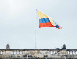 Trump Ancam Kolombia dengan Operasi Militer, Gelombang Protes Membanjiri Jalanan