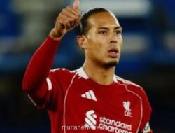 Van Dijk Geram, Gol Bournemouth Sah Meski Kapten Liverpool Ditabrak Rekannya Sendiri