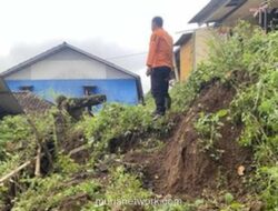 Tebing Ambrol di Bogor, Rumah Tertimpa dan Mobil Tertimbun