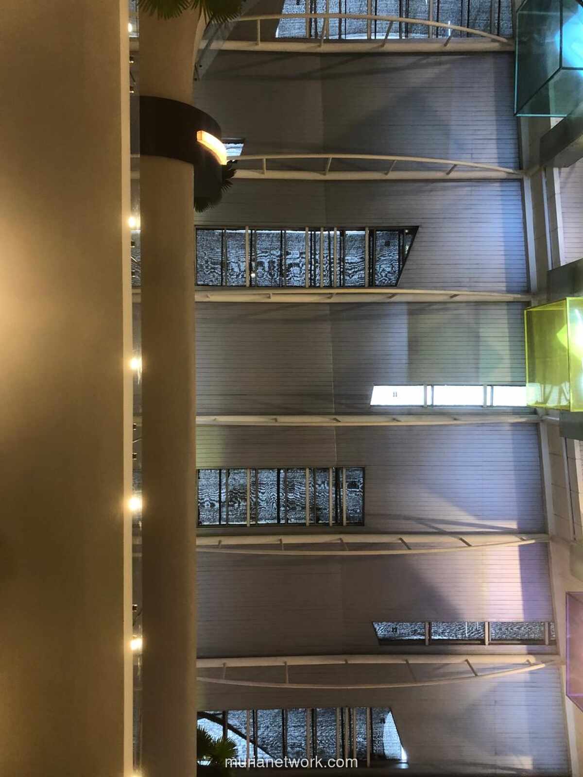 Politik Keluarga: Ketika Panggung Pencitraan Menggusur Ruang Debat