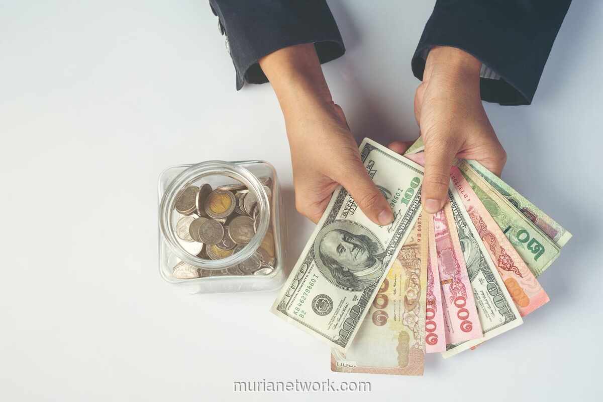 Mimpi Uang Banyak: Firasat Rezeki atau Alarm Batin?