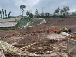 Tanah Tak Stabil Hambat Evakuasi Korban Longsor Pasirlangu