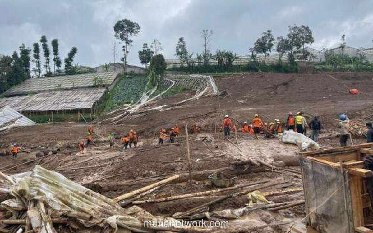 Tanah Tak Stabil Hambat Evakuasi Korban Longsor Pasirlangu