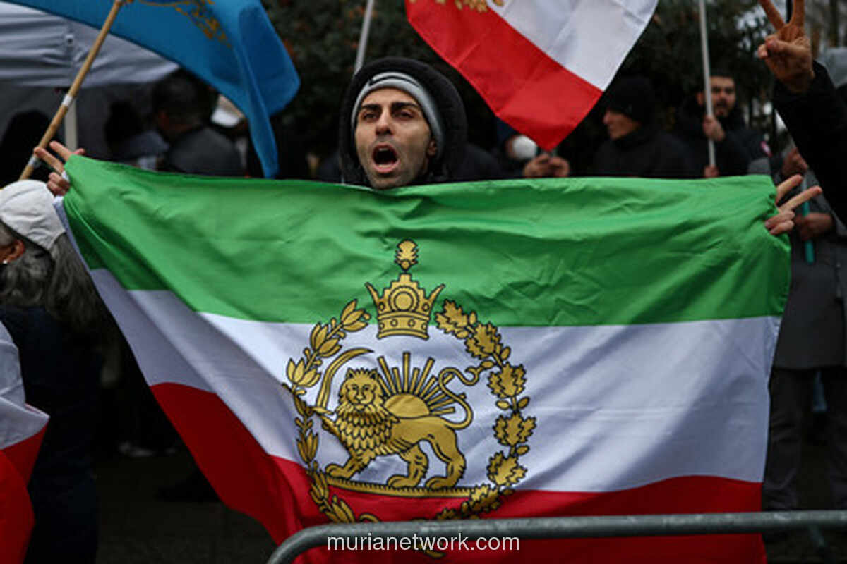 Iran Gelap, Jalanan Membara: Protes Anti-Rezim Berkobar Meski Internet Dipadamkan