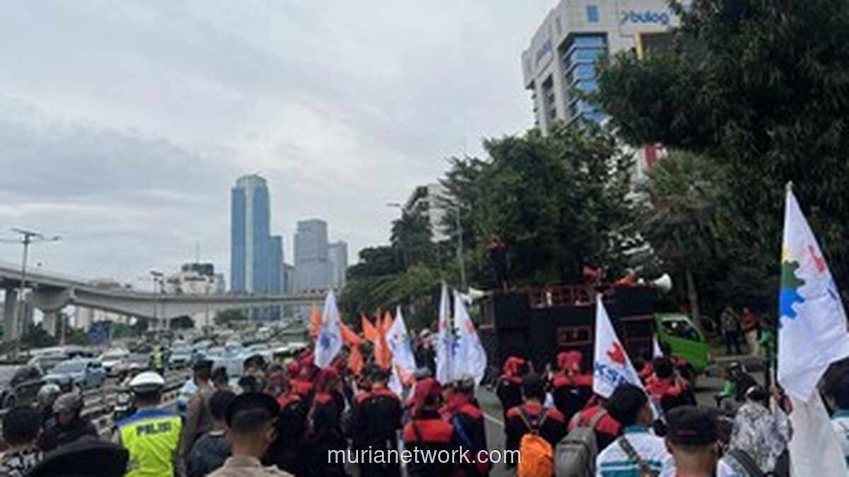 Buruh Bergerak ke Kemnaker, Tuntut UMP DKI Rp 5,89 Juta