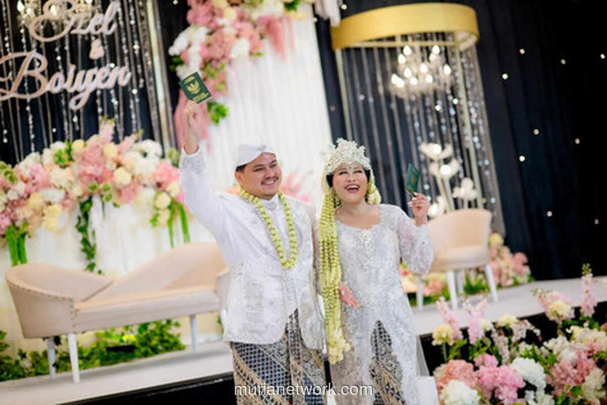 Boiyen Ajukan Cerai, Pernikahan Baru Tiga Bulan Berantakan