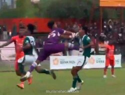 Tendangan Brutal Kiper PSIR Rembang Bawa Pemain Persikaba ke Rumah Sakit