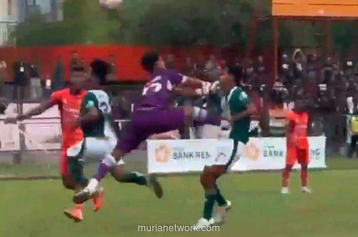 Tendangan Brutal Kiper PSIR Rembang Bawa Pemain Persikaba ke Rumah Sakit