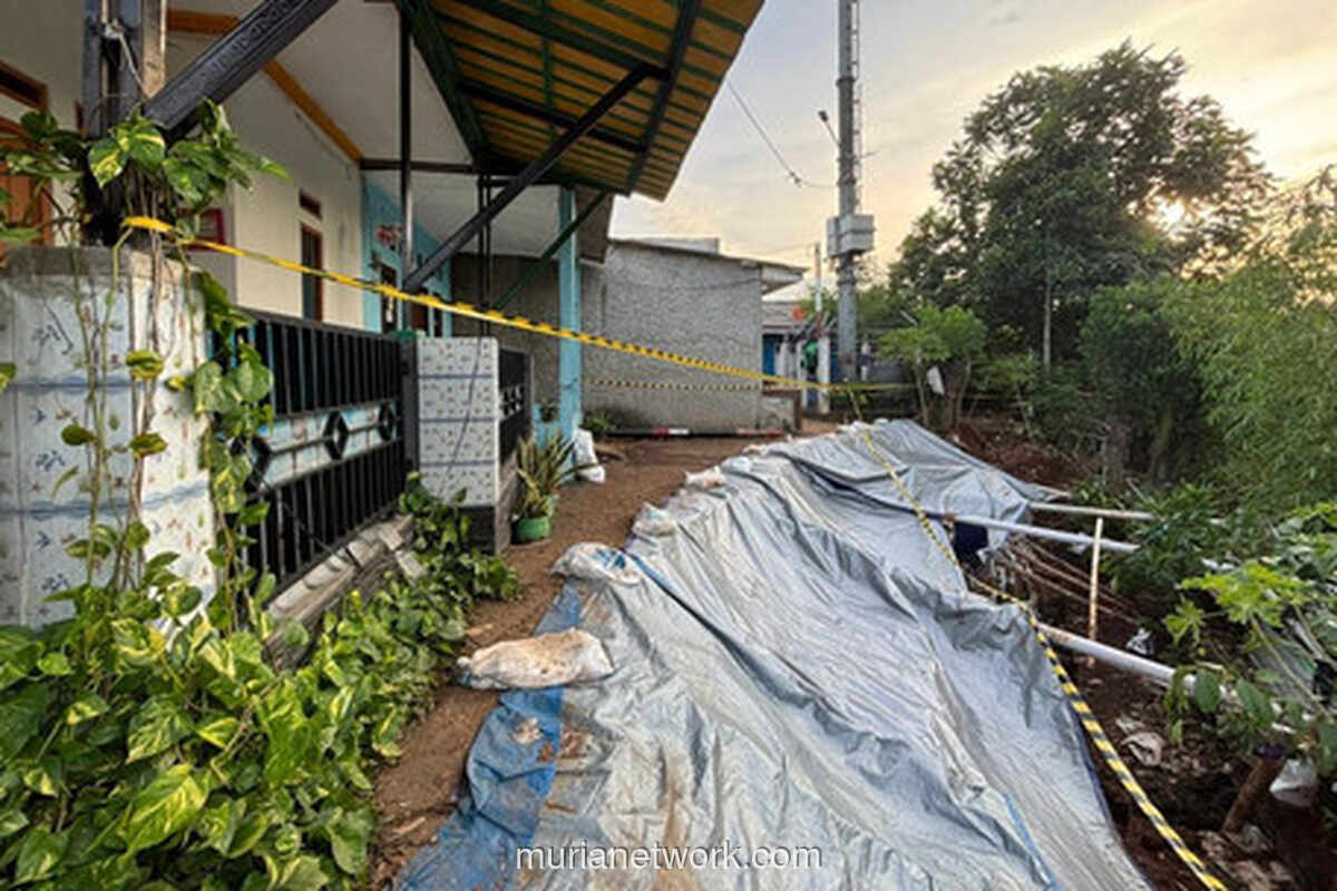 Tanah Ambles Lagi di Kembangan, Warga: Ini Sudah Kedua Kalinya!