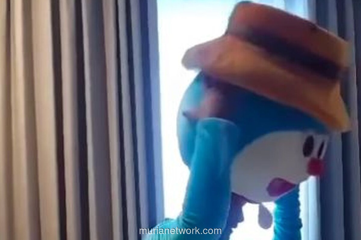 Polisi Sikat Raja Curanmor Palembang dengan Penyamaran Badut Doraemon