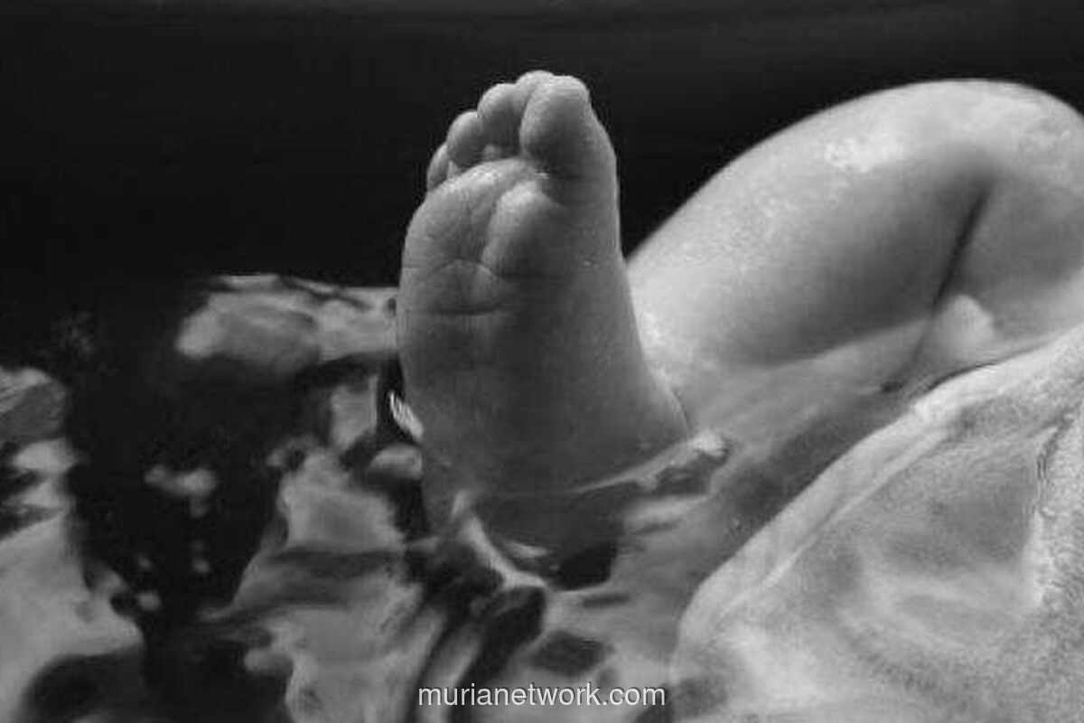 Bayi Baru Lahir Ditemukan Tewas Mengapung di Kali Grogol Depok