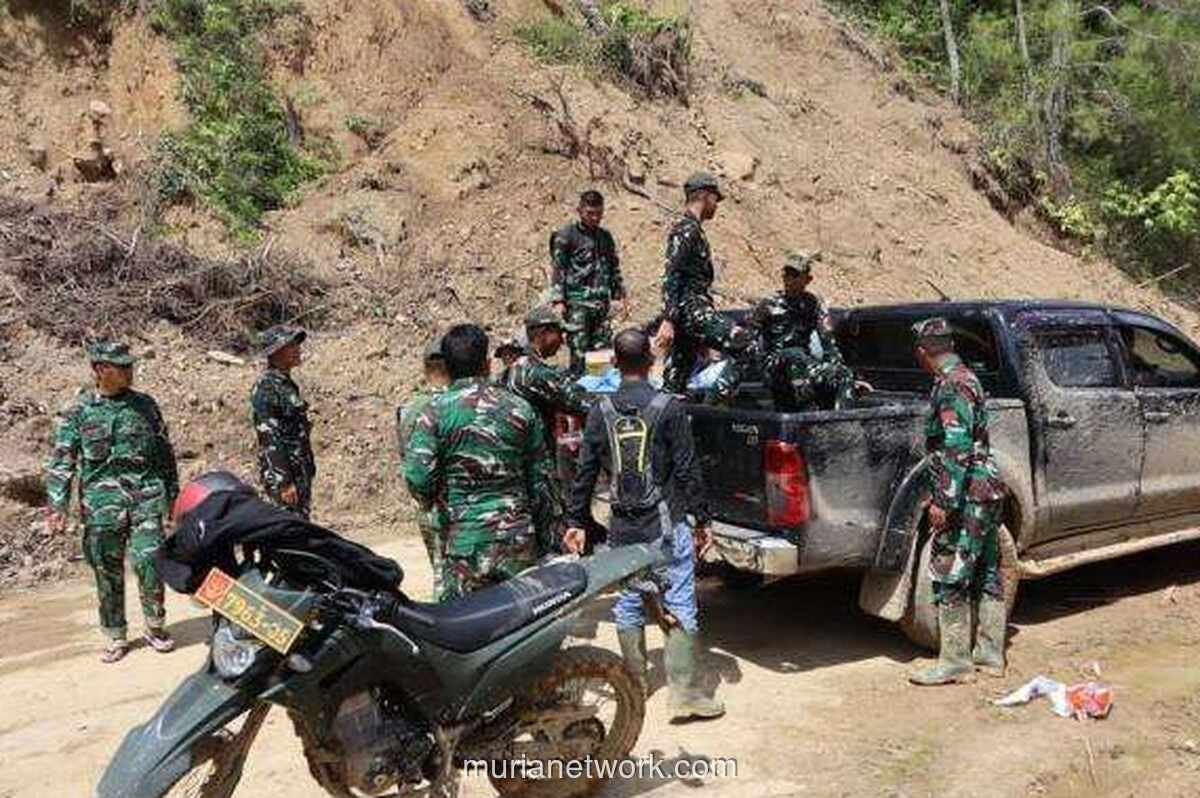 TNI Terobos Medan Terjal Gayo Lues, Bawa Bantuan dan Harapan