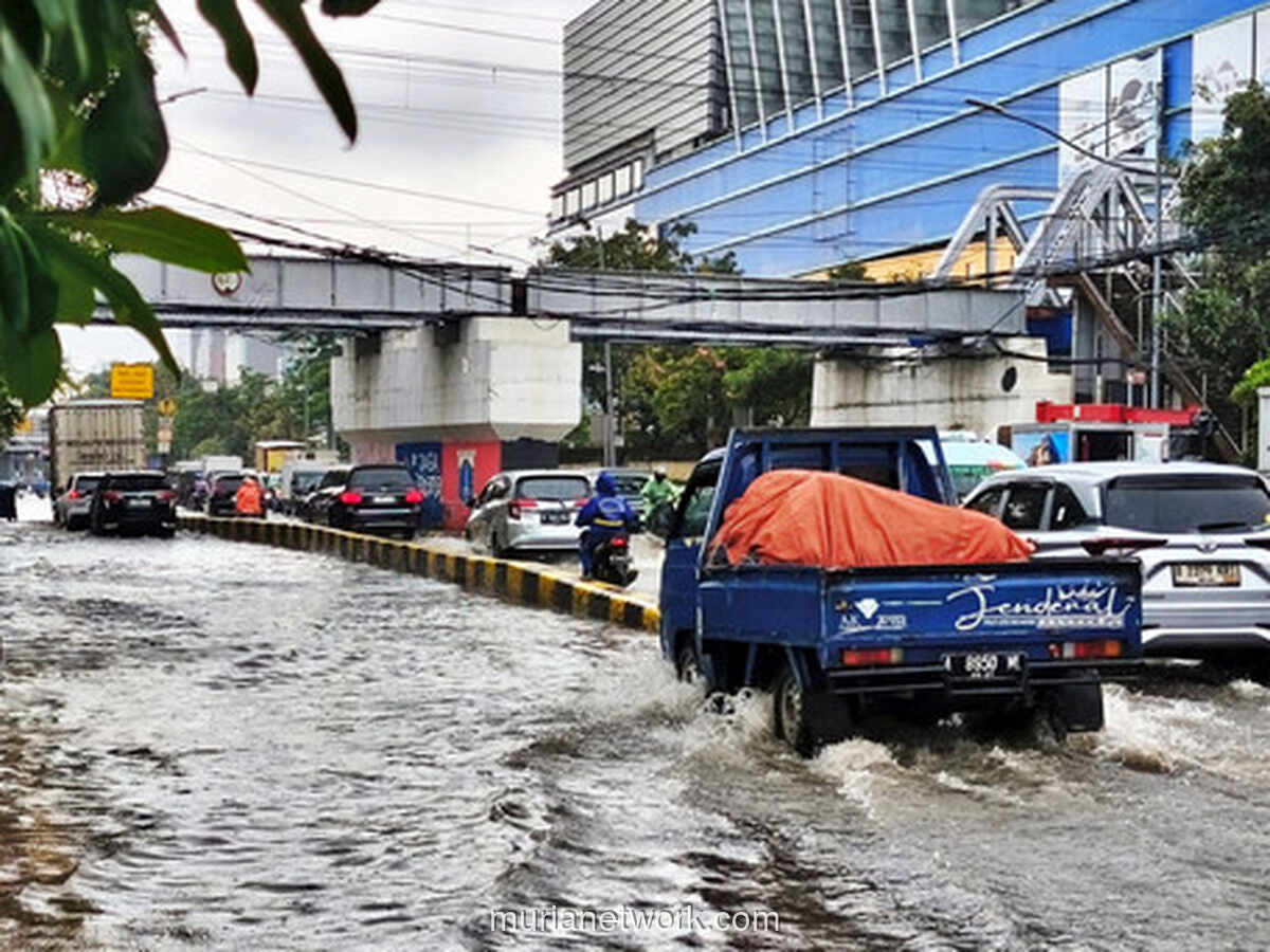 Banjir Jakarta Surut Setelah 63 RT Terendam