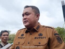 Bupati Bogor Ungkap Kendala Perbaikan Jalan di Tengah Hujan