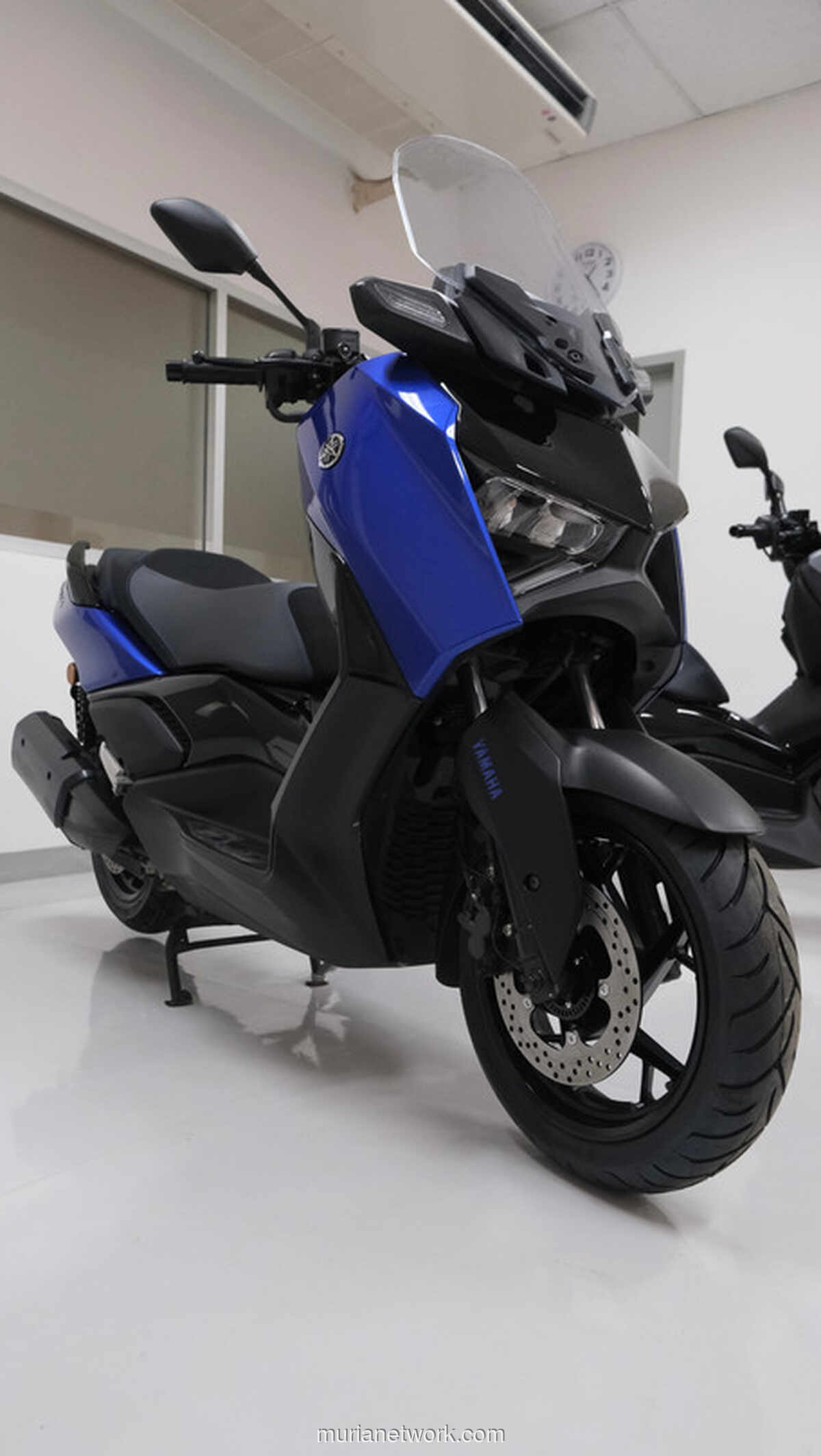 Yamaha XMAX 250 Connected Dapat Warna Baru, Harga Tetap Stabil
