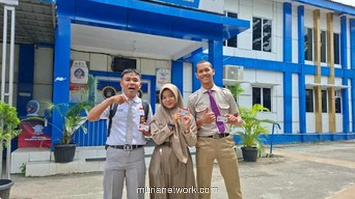 Kapolda Riau Beri SIM Gratis untuk Pelajar yang Tanam Pohon