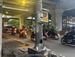 Bus Listrik Transjakarta Tabrak Tiang di Pasar Minggu, Satu Penumpang Terluka