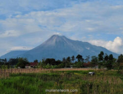 Merapi Muntahkan Awan Panas 1.500 Meter, Status Siaga Tetap Dipertahankan