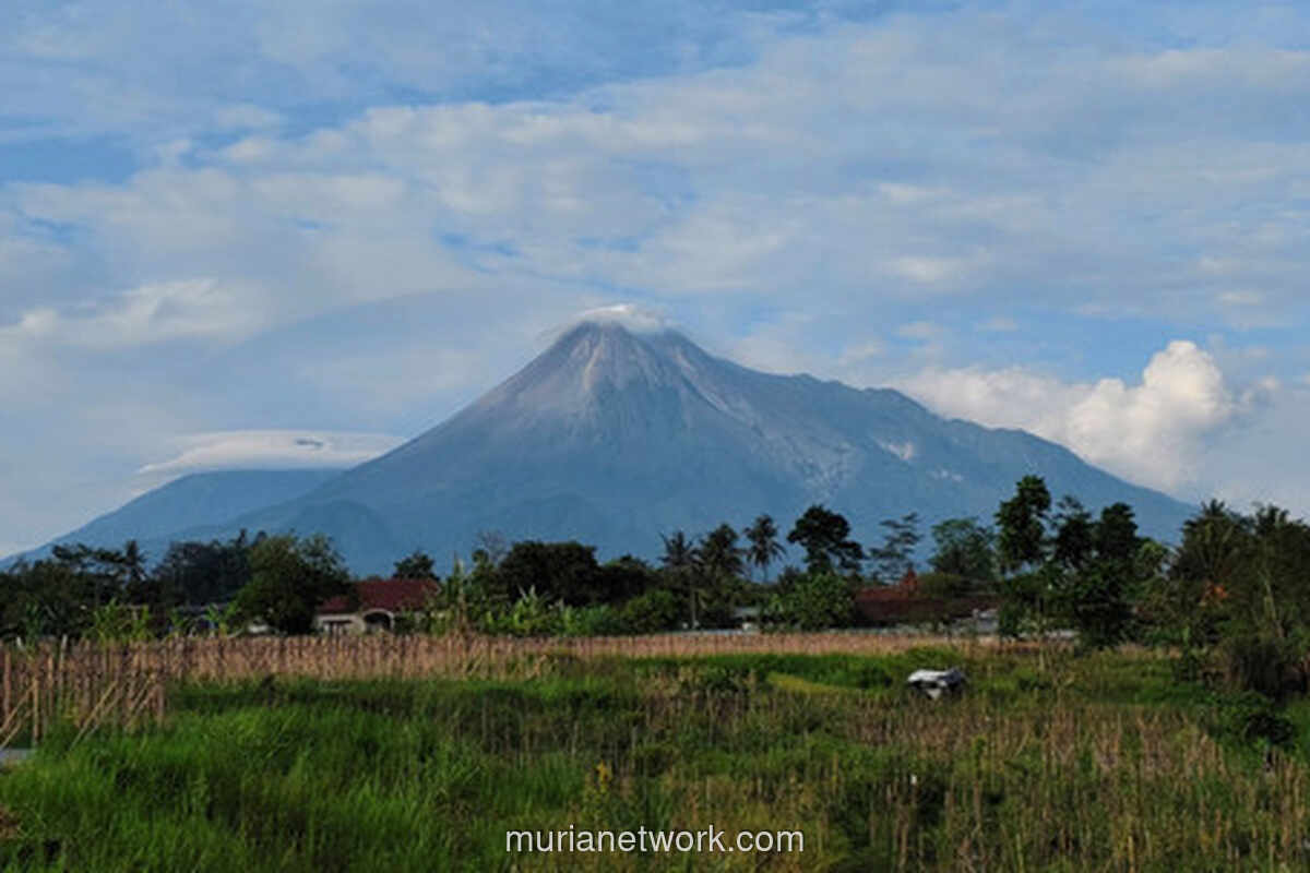 Merapi Muntahkan Awan Panas 1.500 Meter, Status Siaga Tetap Dipertahankan