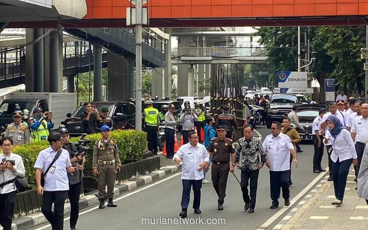 Pemprov DKI Geruduk, Tiang Monorel Mangkrak di Rasuna Said Mulai Diruntuhkan