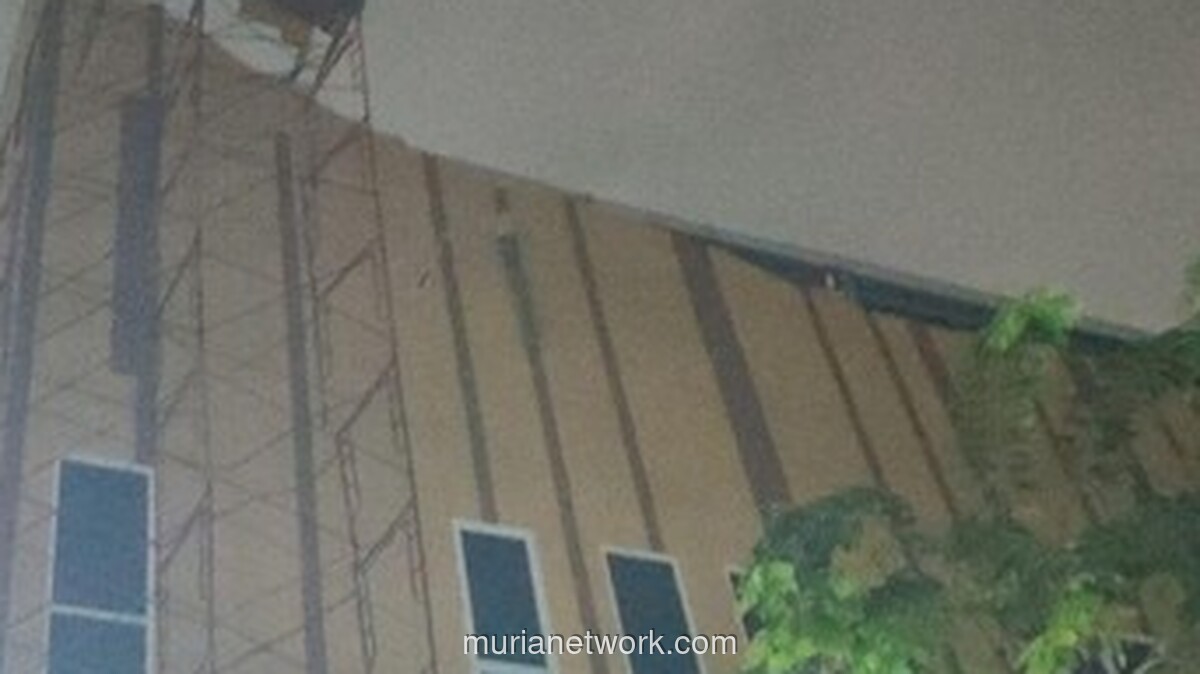 Atap GOR Serdang Ambruk Diterjang Angin, 11 Motor Terhimpun Rangka Besi