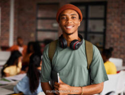 Skripsi, Stres, dan Euforia: Kisah Nyata Mahasiswa di Garis Akhir Kuliah