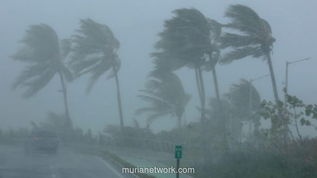 Kanopi Kelurahan Terbang, Lalu Lintas Kereta Yogyakarta-Solo Lumpuh Sementara