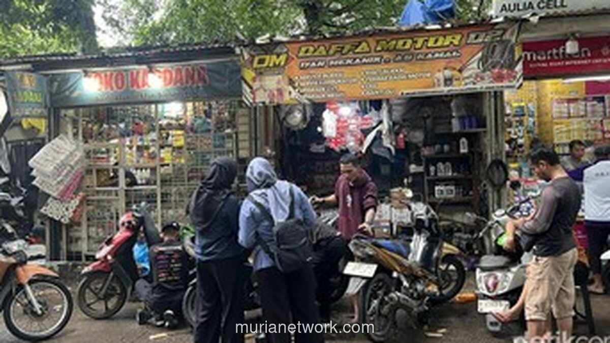 Banjir Jakarta, Bengkel Motor Justru Kebanjiran Order