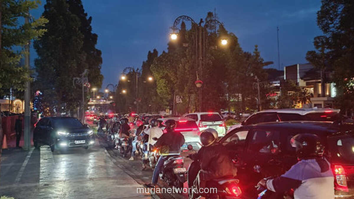 Dago Masih Ramai, Pelat Luar Kota Mendominasi di Malam Terakhir Liburan