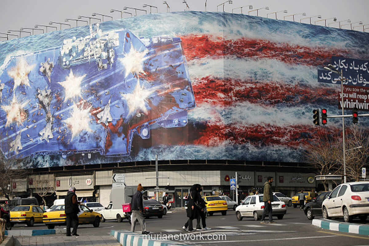 Mural Kapal Induk AS Hancur di Teheran, Iran Kirim Peringatan Visual ke Washington