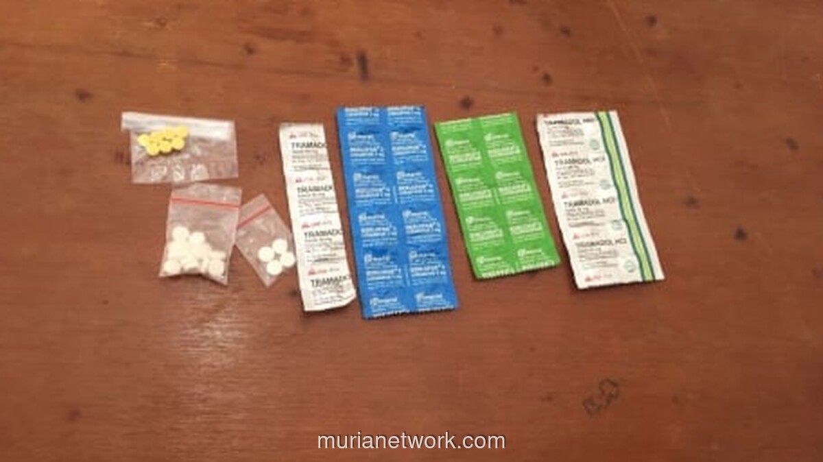 Razia Bekasi Ungkap Toko Kosmetik Bodong yang Jual Obat Keras