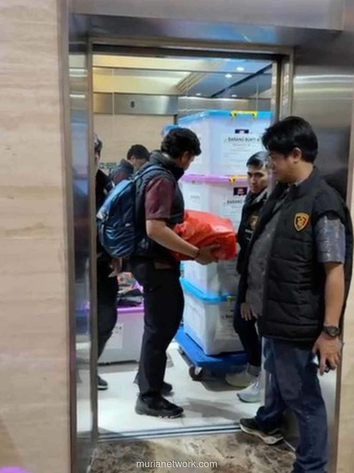 Bareskrim Geledah Kantor PT Dana Syariah Indonesia 16 Jam, Sita Dokumen Kontainer