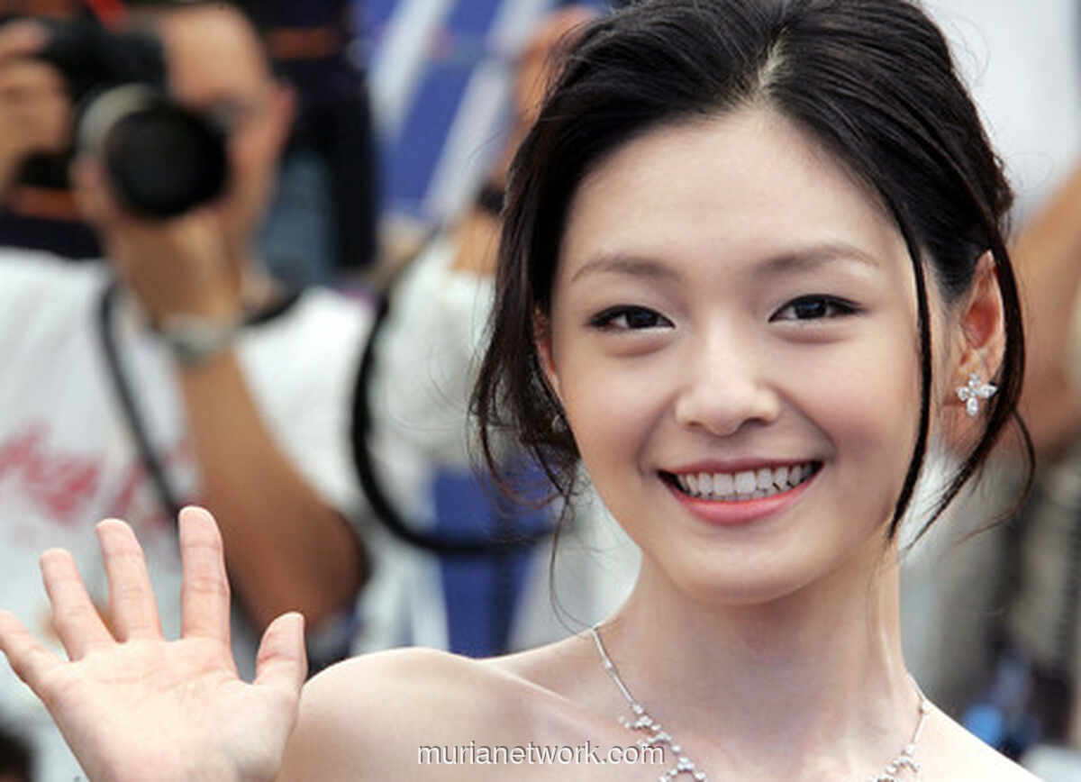 Setahun Berlalu, DJ Koo Masih Setia Bersihkan Makam Barbie Hsu