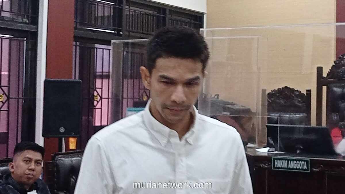 Frizzy Bebas Bersyarat, Ancaman Pencabutan Cuti Mengintai