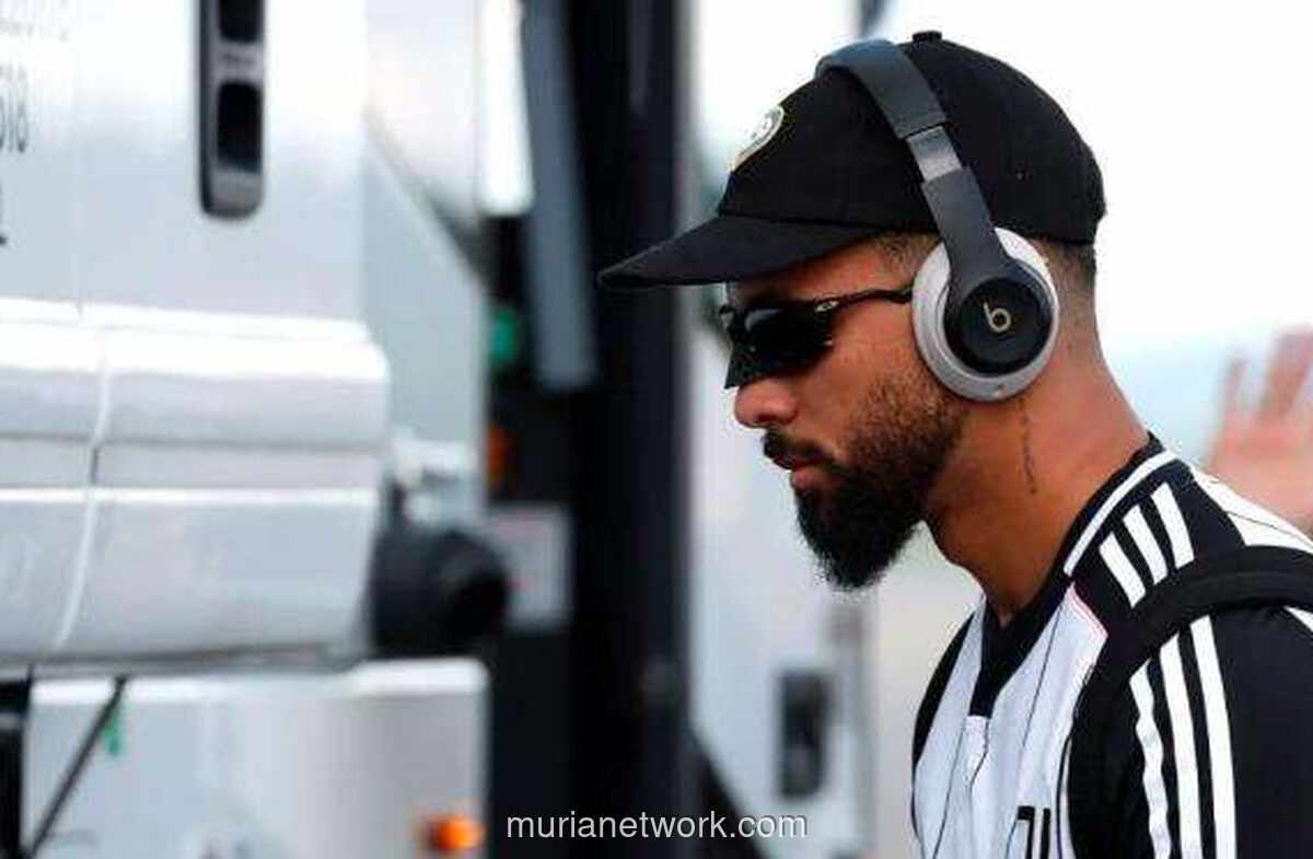 Masa Depan Douglas Luiz Terkatung-katung, Juventus dan Forest Sama-Sama Tak Ingin