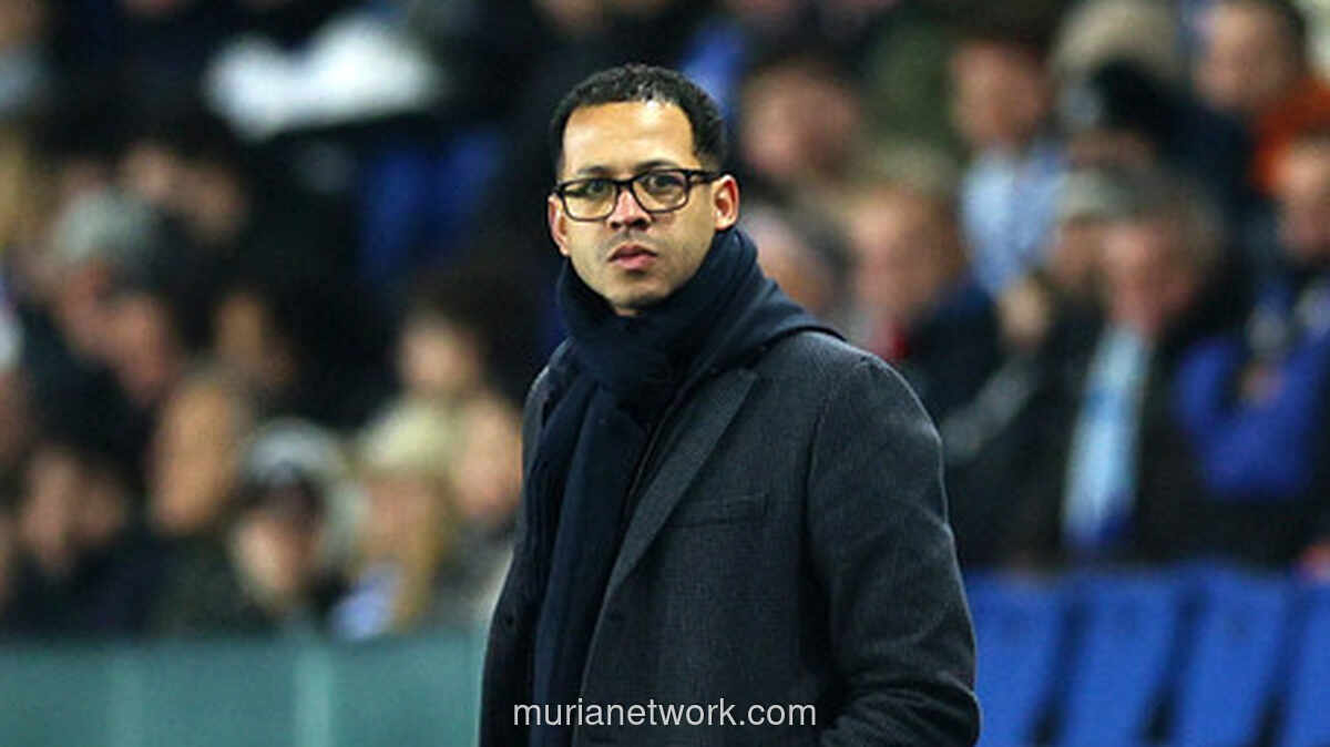 Liam Rosenior Resmi Pimpin Chelsea dengan Kontrak Panjang Hingga 2032