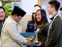 Prabowo Terpana, Lima Emas Martina Ayu Bergelayut di Istana