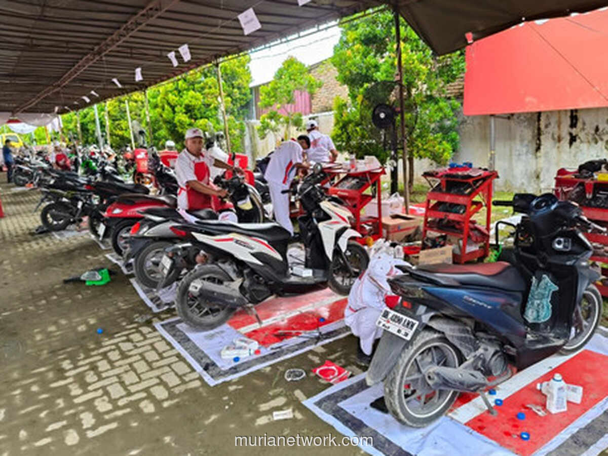 AHM Gerakkan Bengkel Darurat dan Bantuan Sembako untuk Korban Bencana di Sumatera