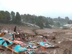 Tanah Longsor Bandung Barat Timbun Puluhan Rumah, 84 Orang Dinyatakan Hilang